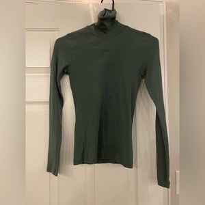 Everlane KOTN Sage Green Turtleneck S